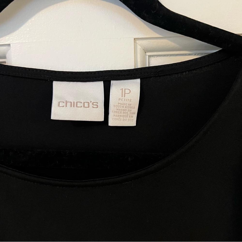 Chico’s Black Ruched Detail Scoop Neck Short Sleeve Tee - Petite Medium Preowned - Picture 2 of 10